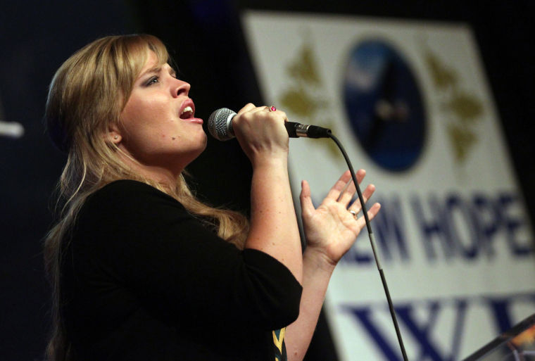 Holly Tucker